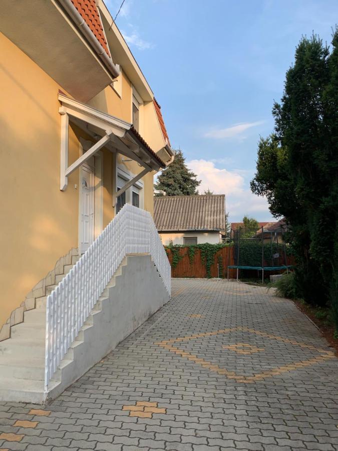 Gazlang Apartman Гайдусобосло Екстер'єр фото